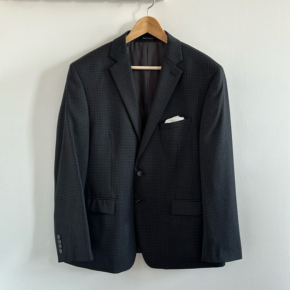 Men’s Calvin Klein 100% wool blazer in size 44S